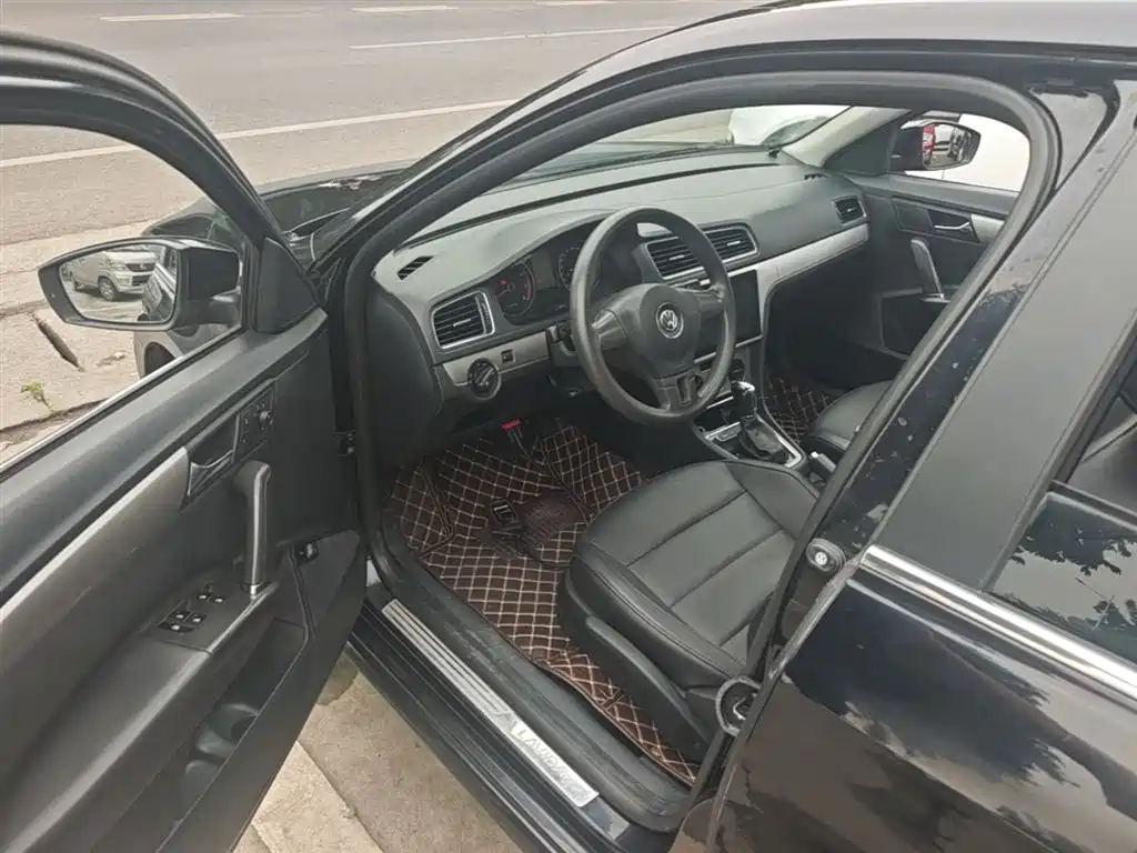 Volkswagen Lavida 2013 Facelift Classic 1.6L Automatic Comfort фото 16
