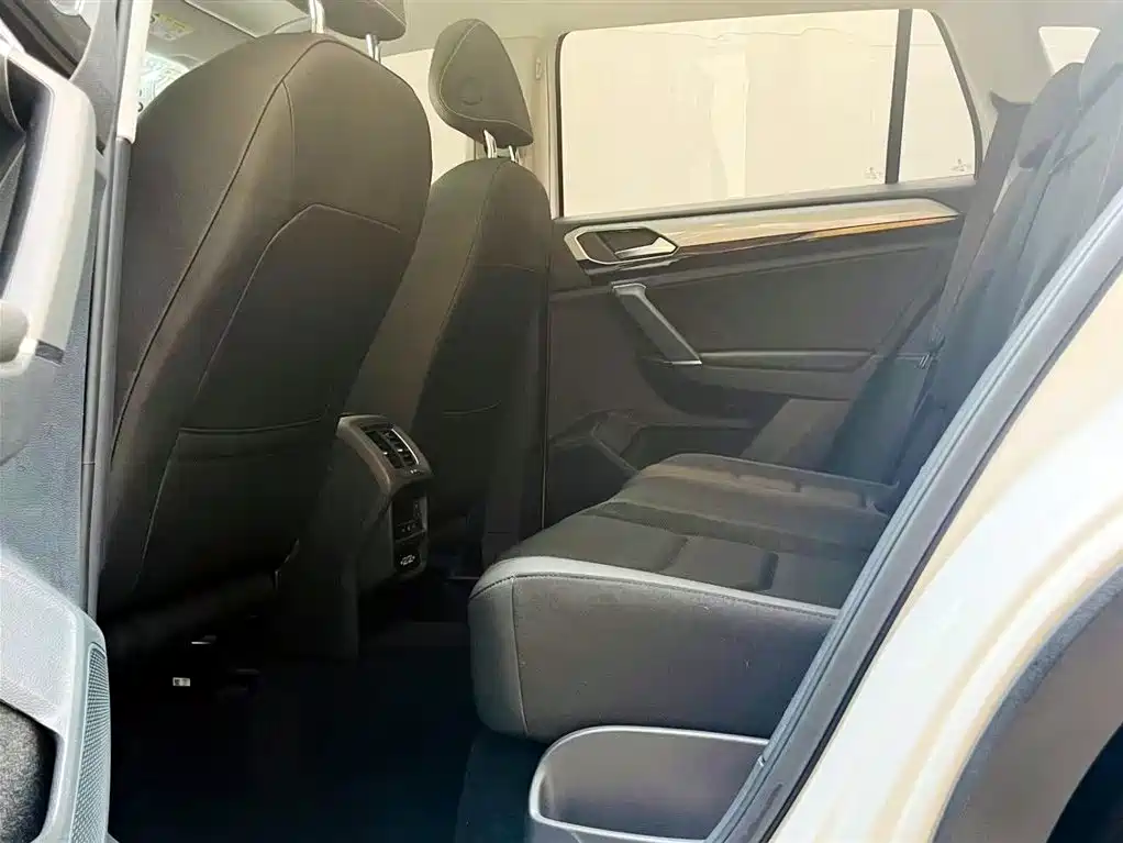 Volkswagen Tayron 2020 330TSI 2WD Luxury Smart Edition фото 10