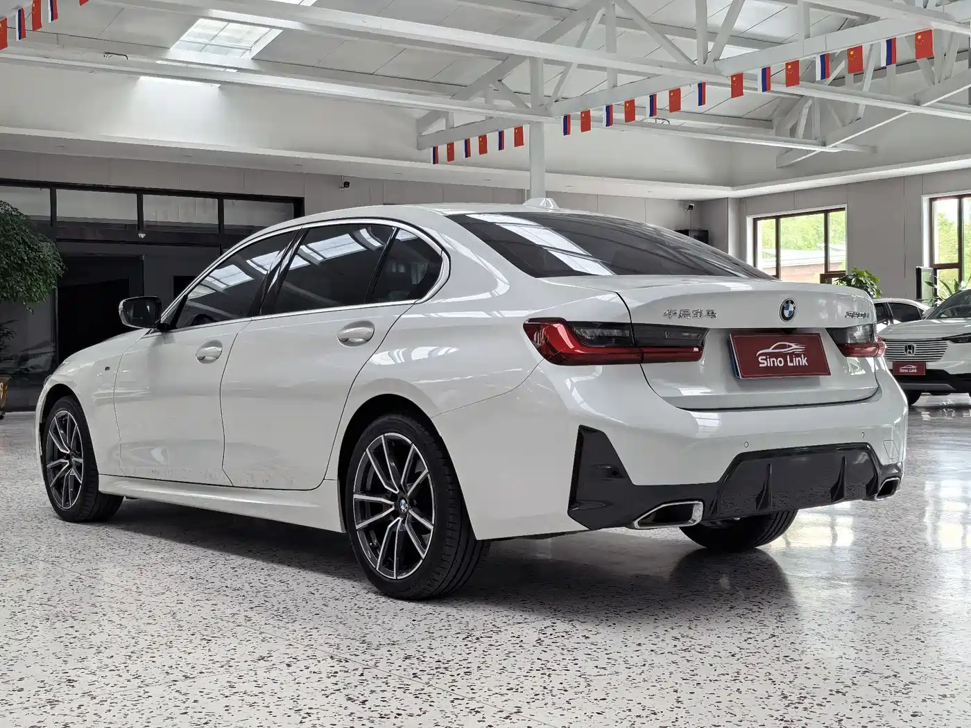 BMW 3 Series 2023 320Li M Sport Package фото 8