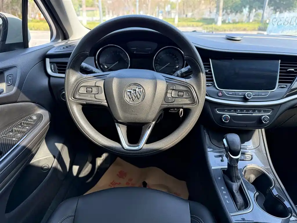 Buick Verano 2020 20T CVT Leading фото 5