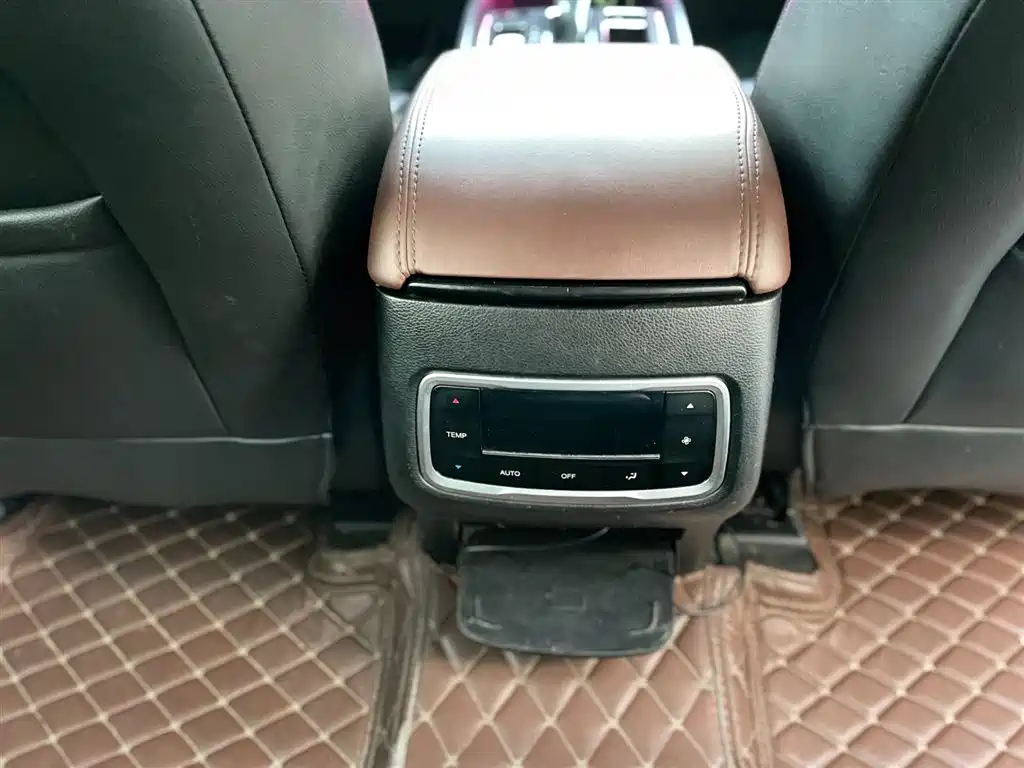 GAC Trumpchi Trumpchi GS8 2017 320T 2WD Luxury Smart Connect (7-seater) фото 7
