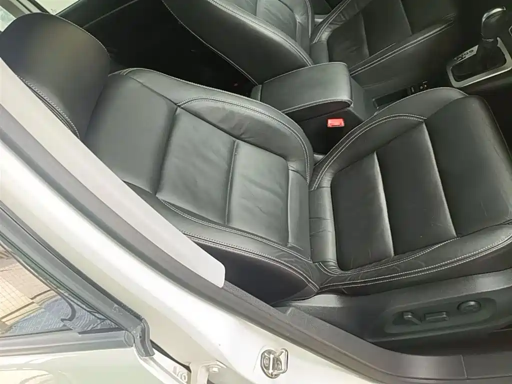 Volkswagen Tiguan 2016 Model 300TSI Automatic 2WD Comfort Edition фото 25