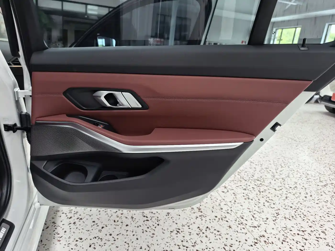 BMW 3 Series 2023 320Li M Sport Package фото 14