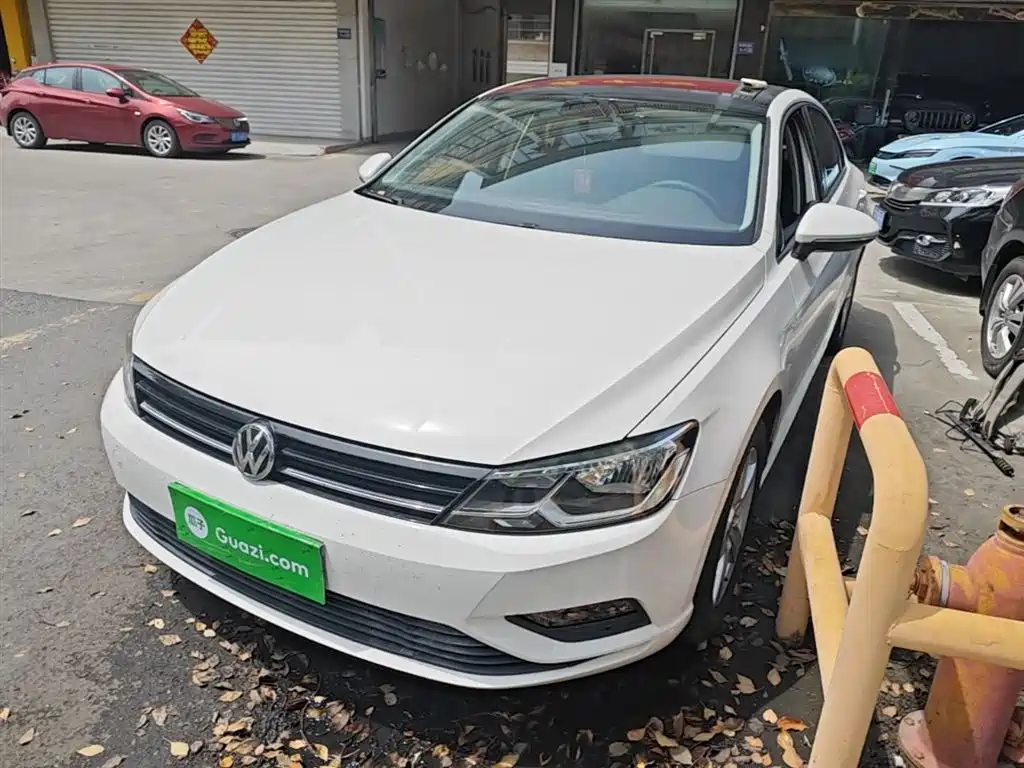 Volkswagen Lamando 2017 230TSI DSG Trend Edition фото 2