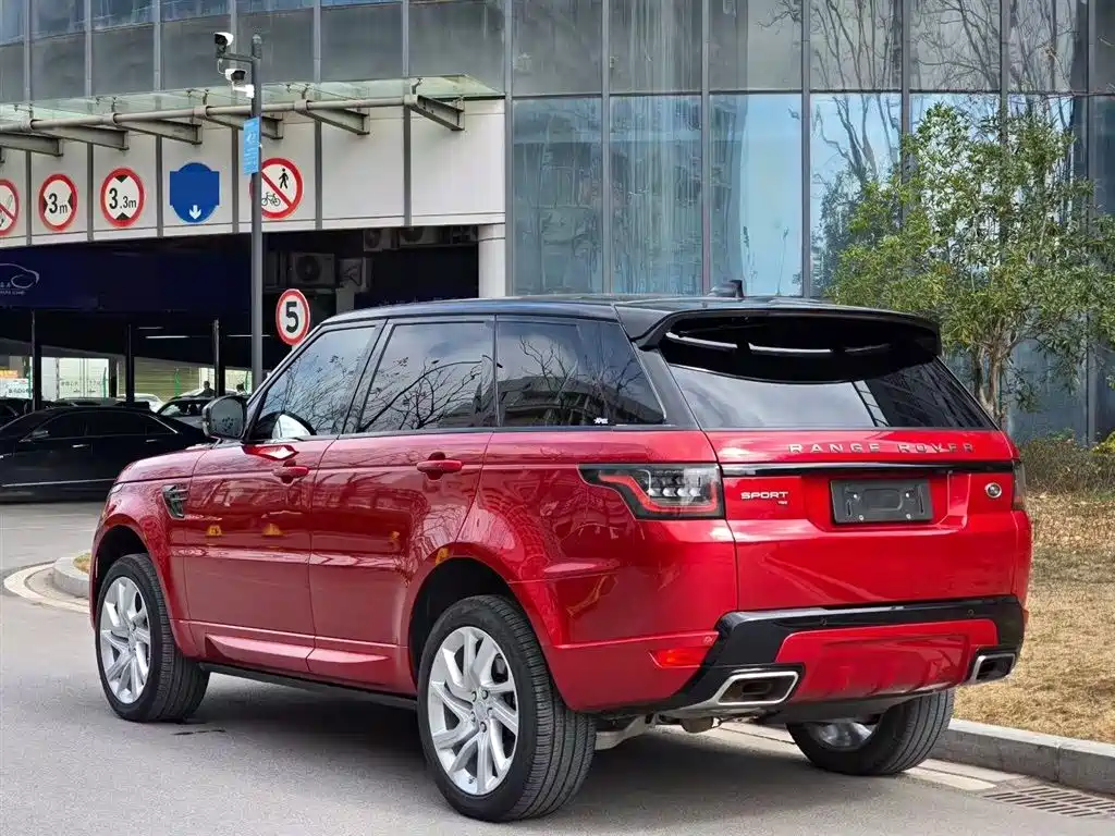 Land Rover Range Rover Sport 2020 3.0 L6 HSE DYNAMIC фото 3