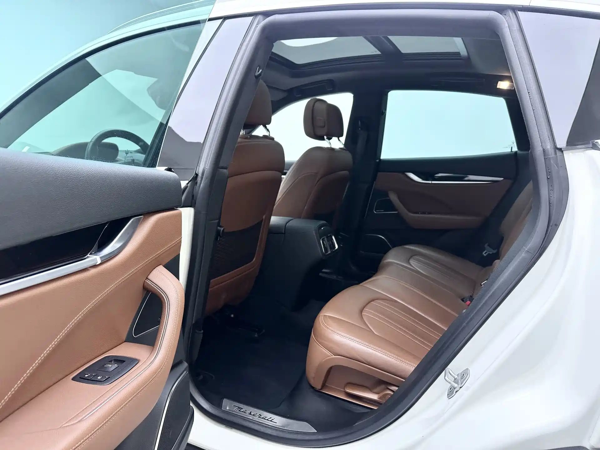 Photo 15 - Maserati Levante