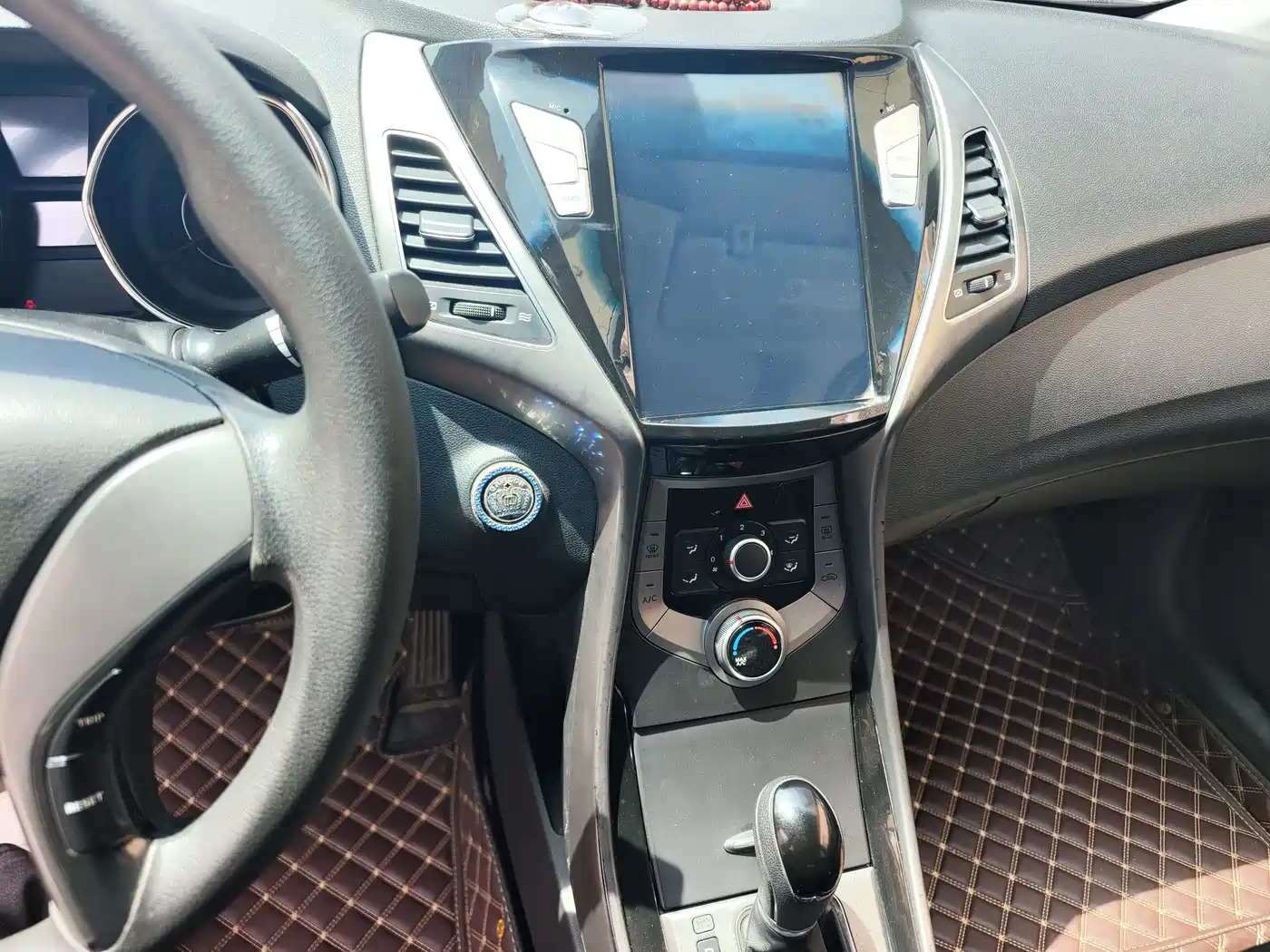 Hyundai Langdong 2015 1.6L Auto Premium фото 9