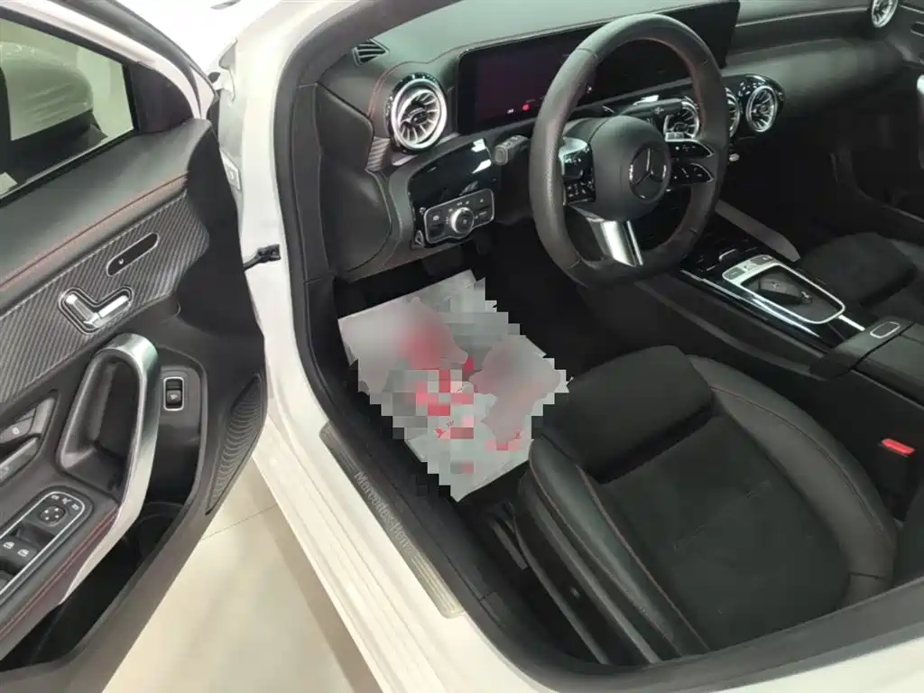 Mercedes-Benz A-Class 2025 A 200 L Fashion Edition фото 16