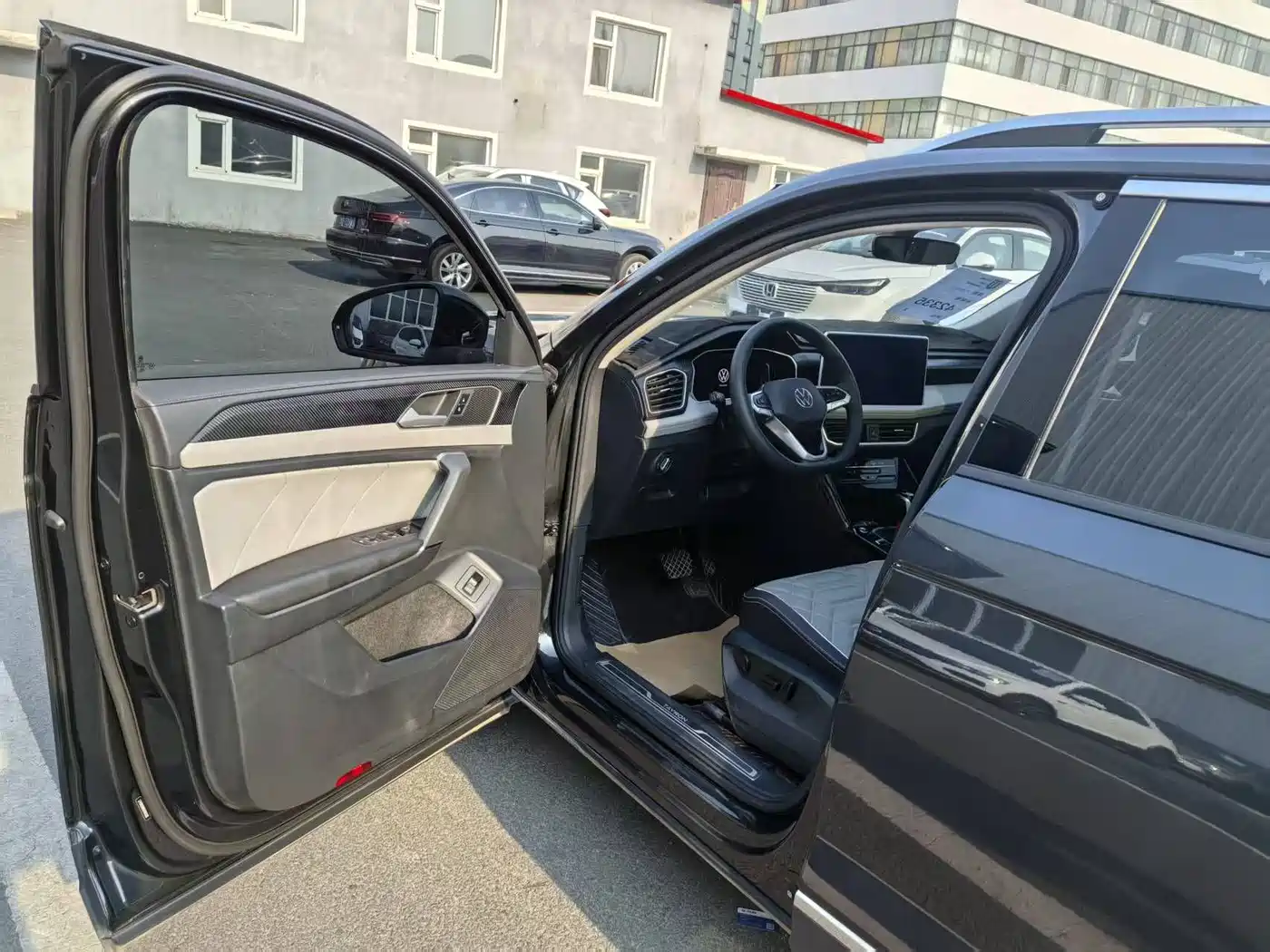 Volkswagen Tayron 2023 280TSI 2WD Luxury Plus Advanced Edition фото 8
