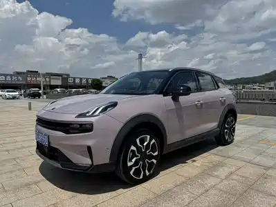 Lynk & Co 06