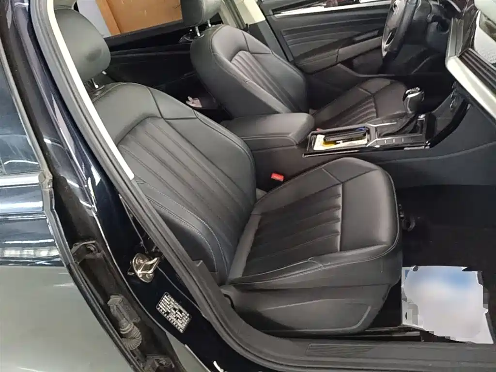 Volkswagen Passat 2023 Facelift 280TSI Business Edition фото 25