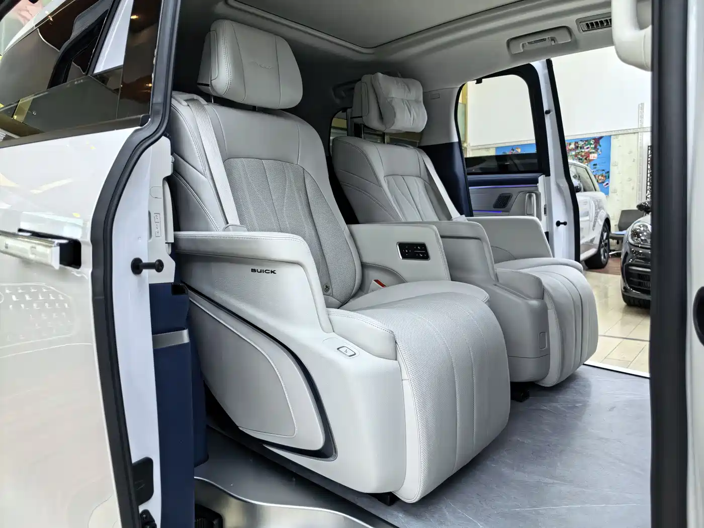 Buick GL8 New Energy 2024 Landglory Luxury Edition 7-Seater фото 17