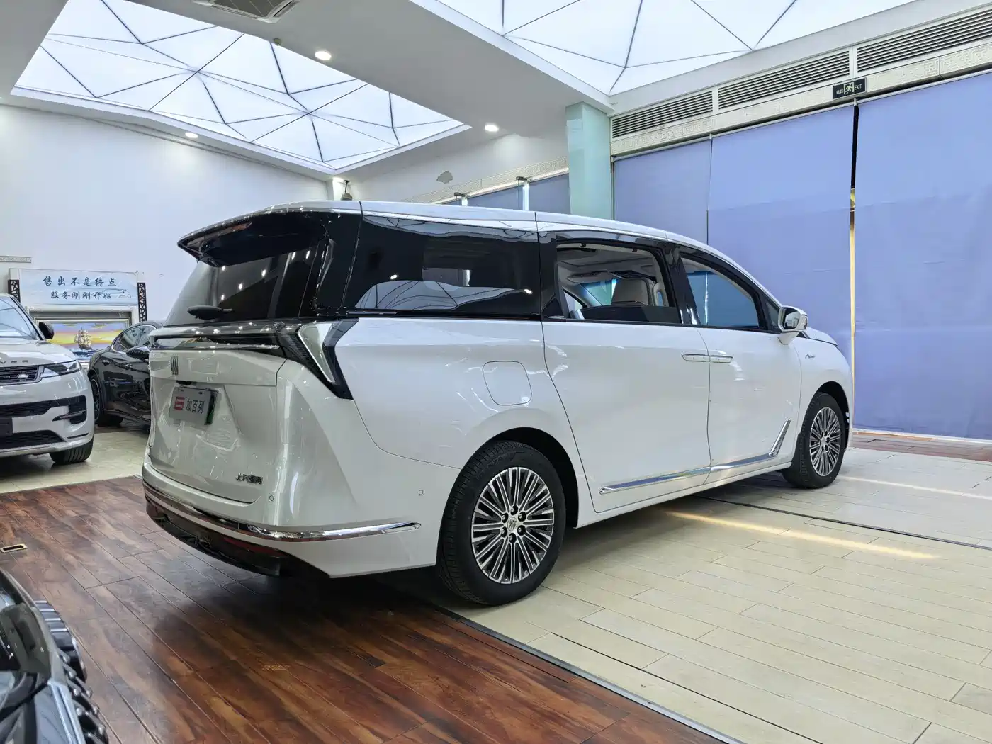 Buick GL8 New Energy 2024 Landglory Luxury Edition 7-Seater фото 20