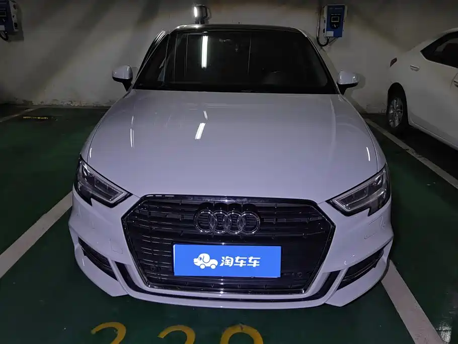 Audi A3 2018 30th Anniversary Sportback 35 TFSI Fashion фото 2