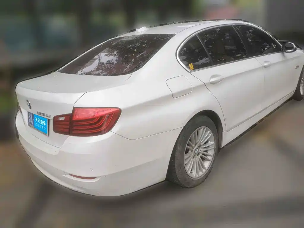 صورة 2 - BMW 5 Series