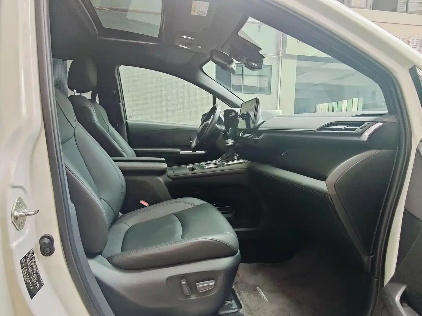 Toyota Sienna 2021 2.5L Hybrid Ultimate Edition фото 11