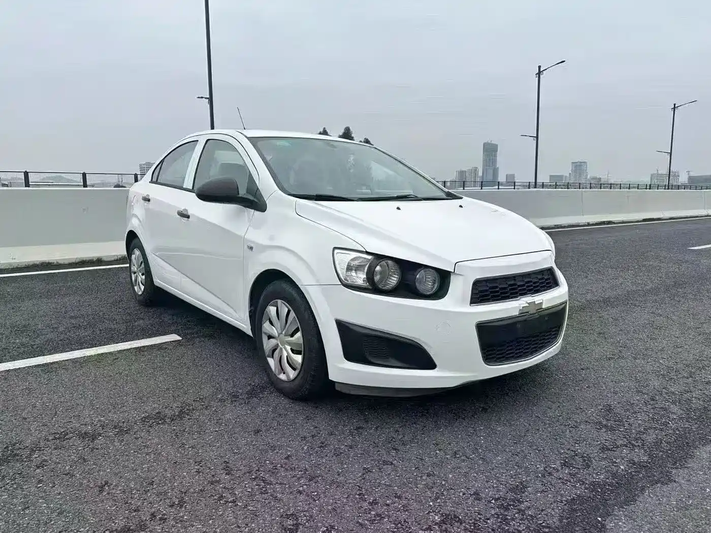 Chevrolet Aveo 2013 2011 Sedan 1.4L MT SL
