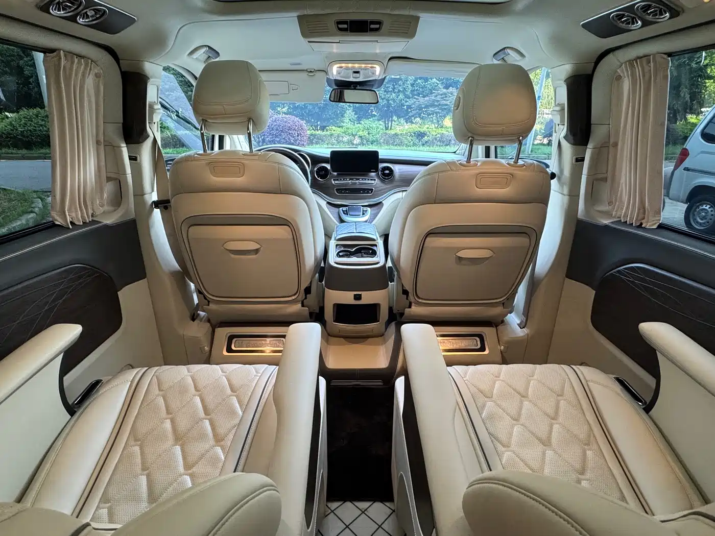 Mercedes-Benz V-Class 2021 V 260 Pilot Edition фото 9