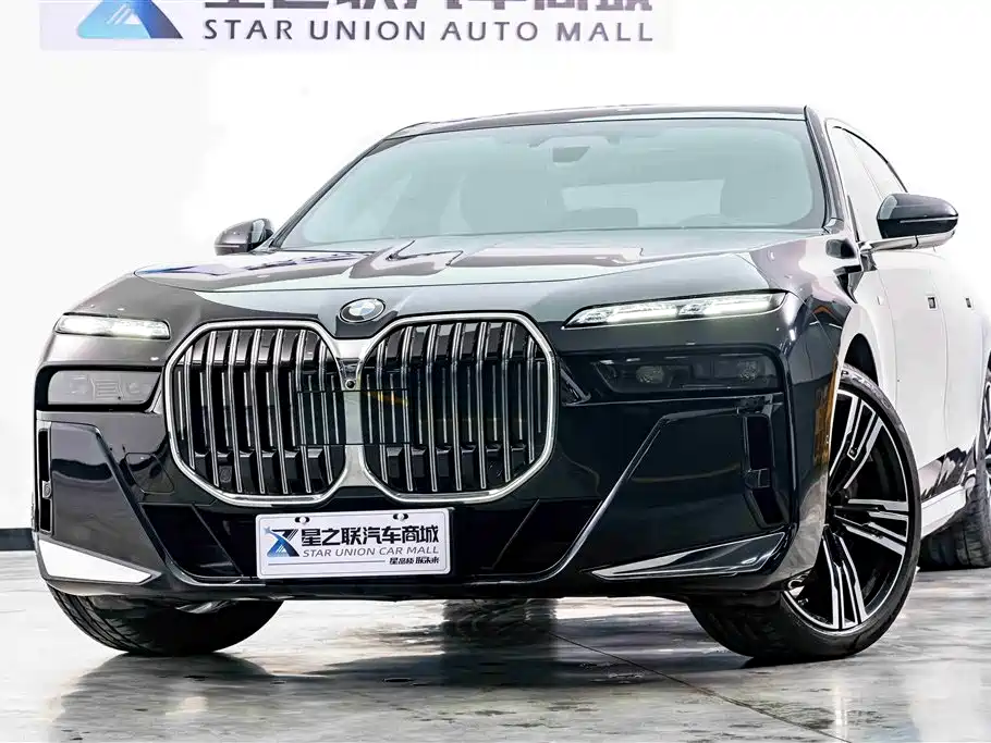 BMW 7 Series 2023 Facelift 740Li Exclusive M Sport Package фото 3