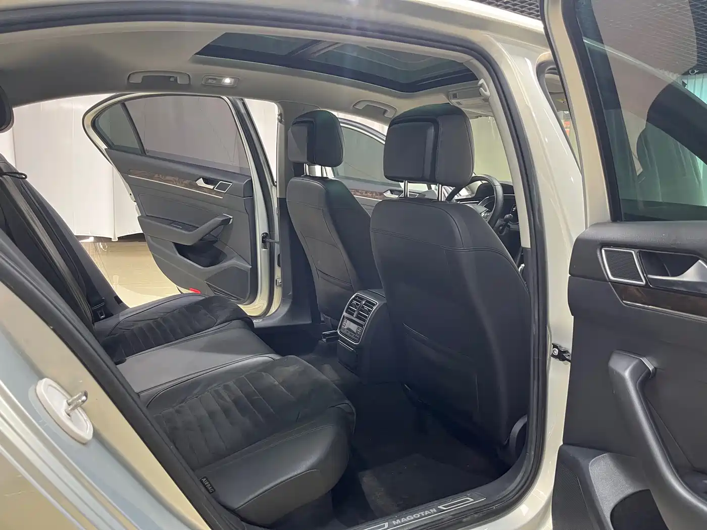 Volkswagen Magotan 2018 380TSI DSG Luxury фото 11