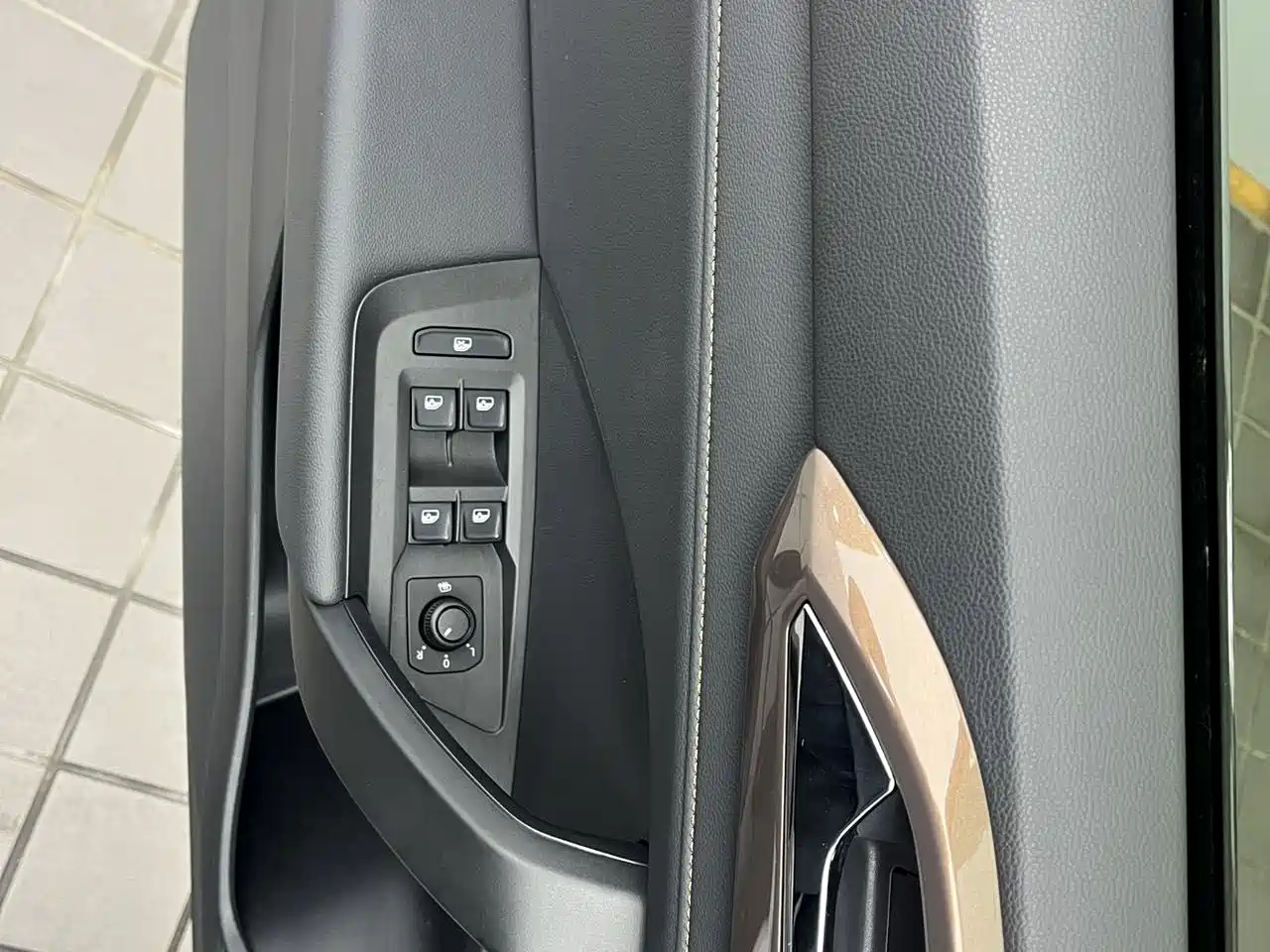 Volkswagen Tharu 2022 280TSI FWD Luxury Edition фото 16