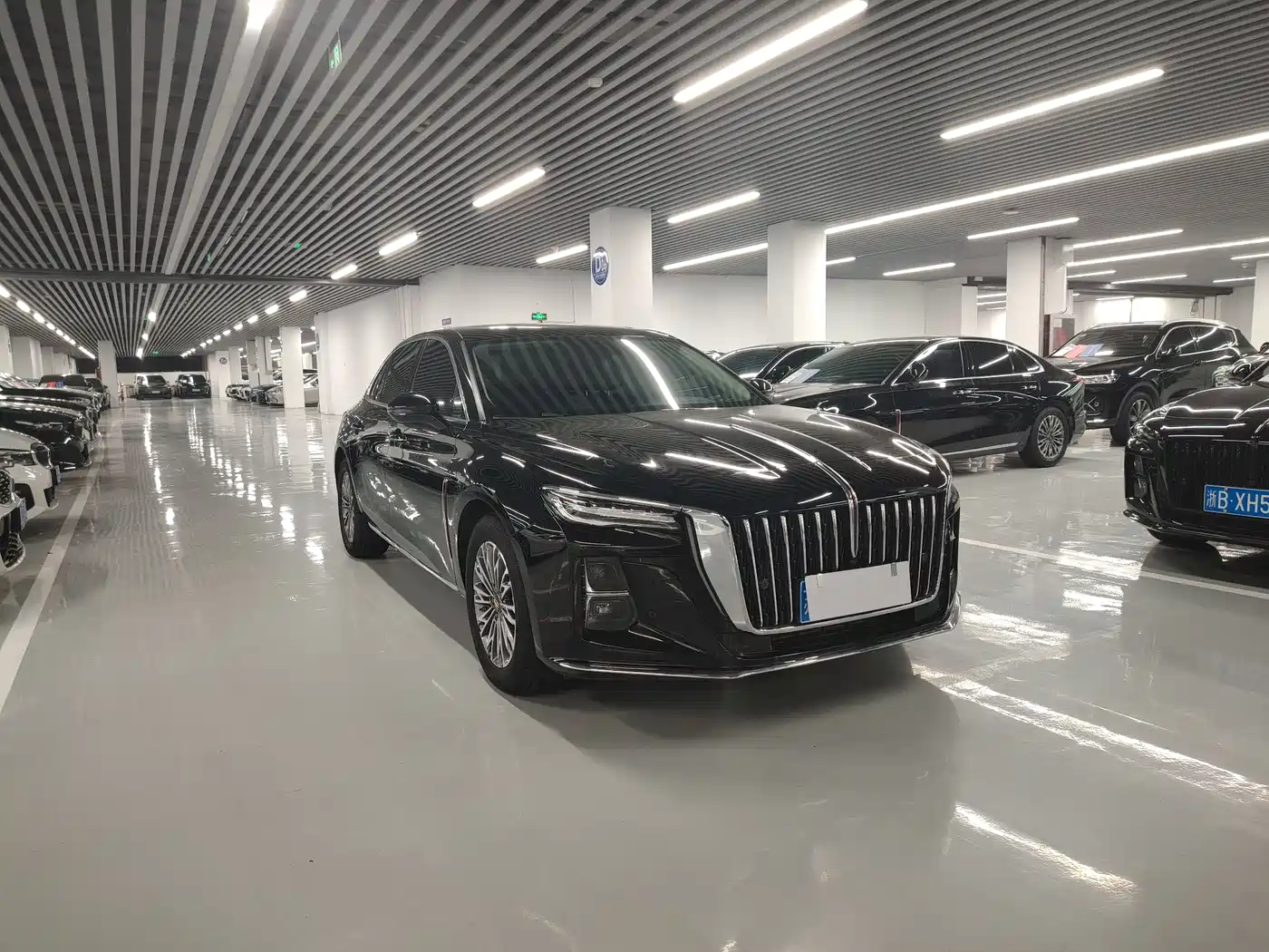 Hongqi H5 2024 1.5T HEV Smart Connect Flag Rhythm Edition фото 3