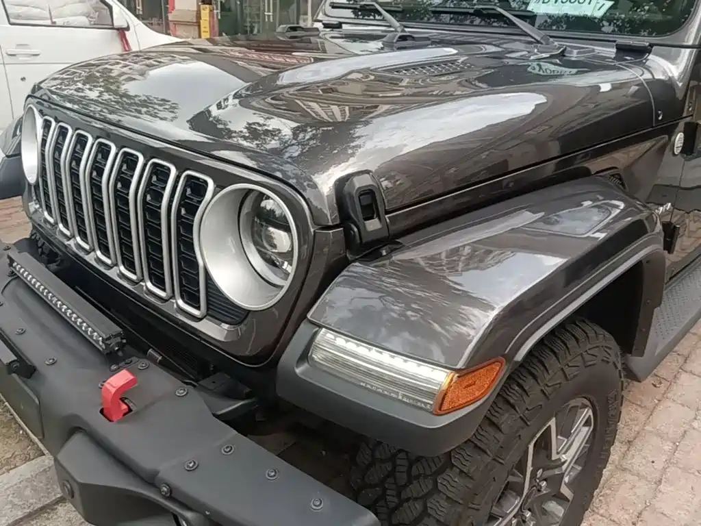 Jeep Wrangler 2025 2024 Model 2.0T Sahara Four-Door Version