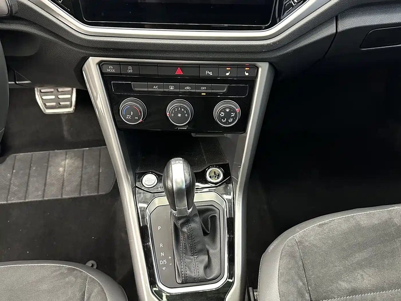 VOLKSWAGEN T-ROC EXPLORING SONGS