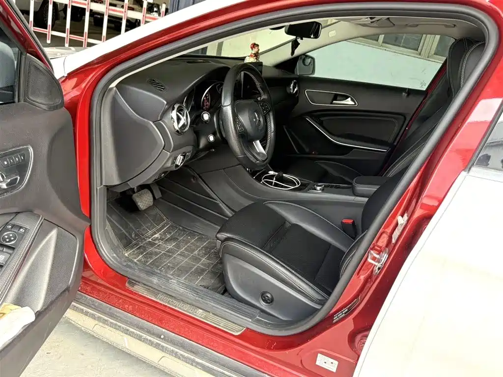 Mercedes-Benz GLA 2019 GLA 200 Dynamic фото 5