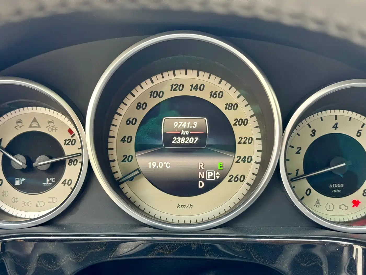 Mercedes-Benz E-Class 2014 E 260 L Sport Luxury фото 9