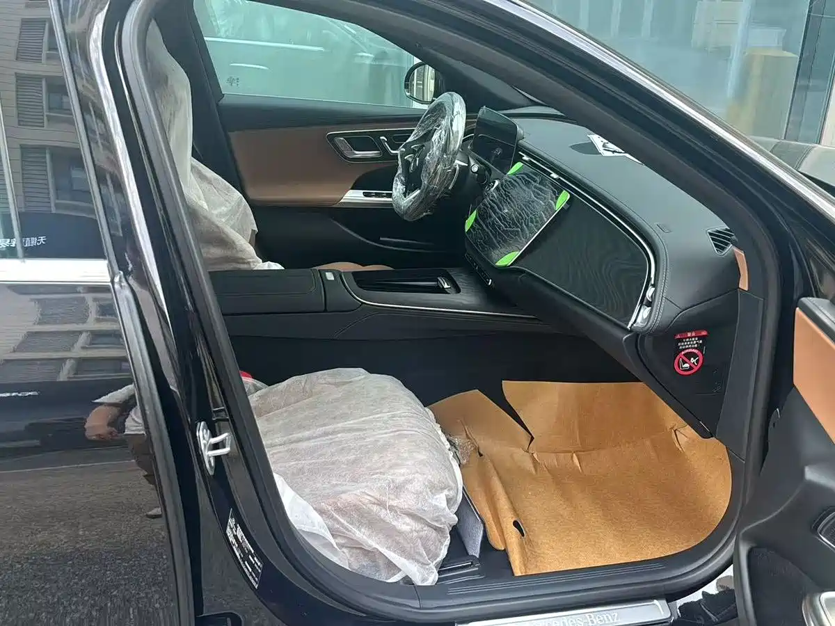 Mercedes-Benz E-Class 2026 E 260 L Classic Edition фото 5