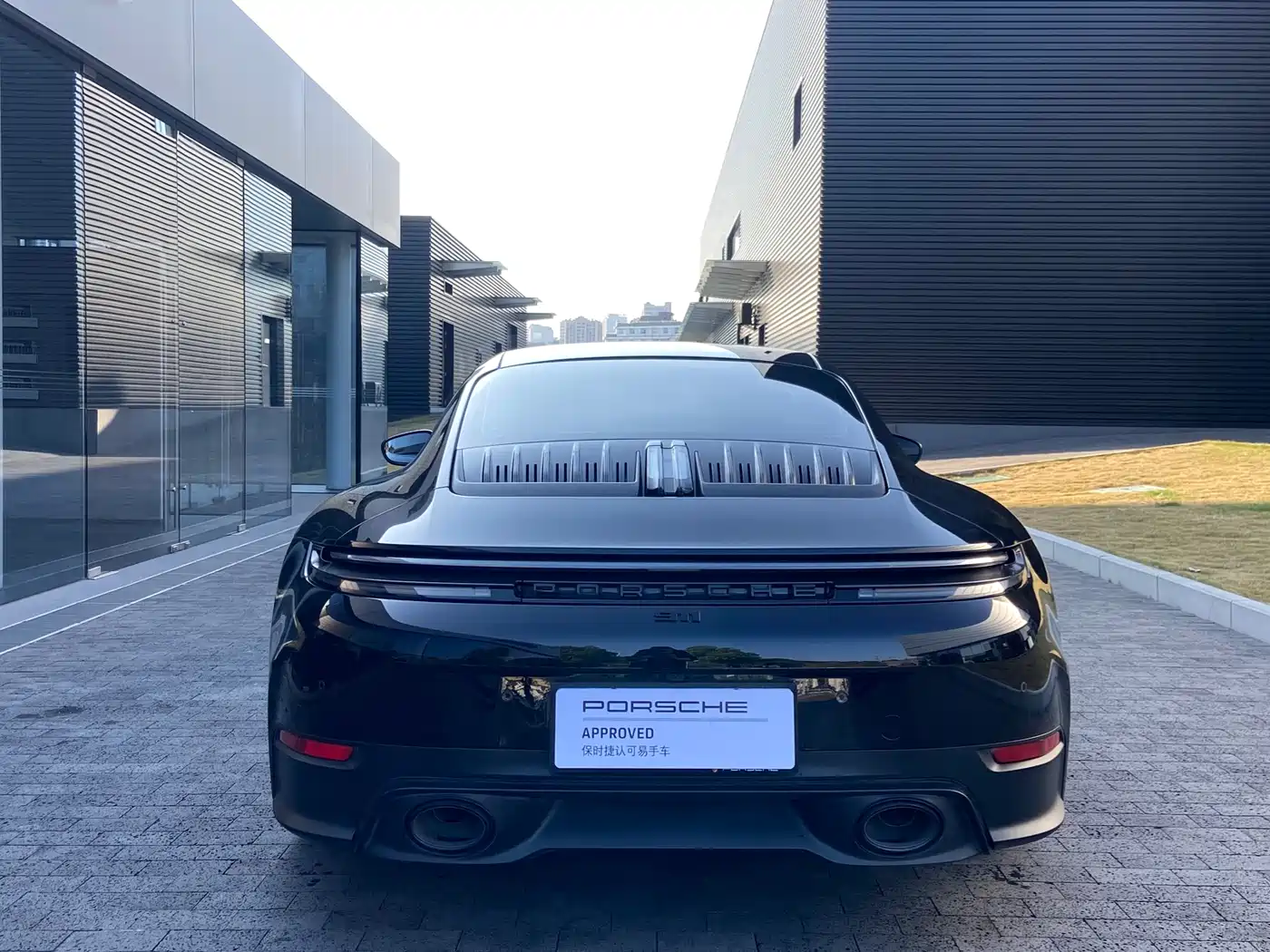 PORSCHE 911