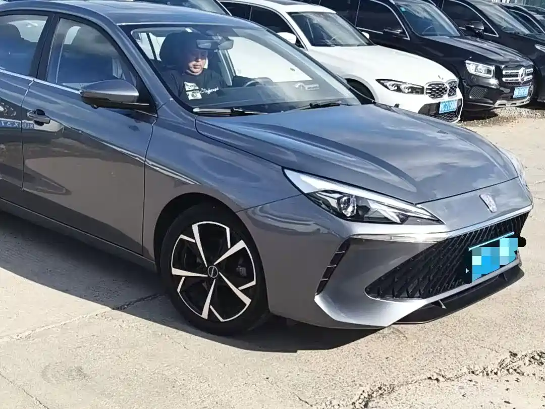 Фото 3 - Roewe i5