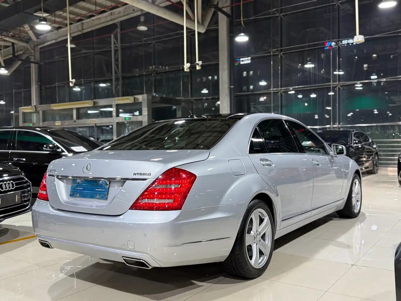 Mercedes-Benz S-Class 2010 Model S 400 L HYBRID фото 29