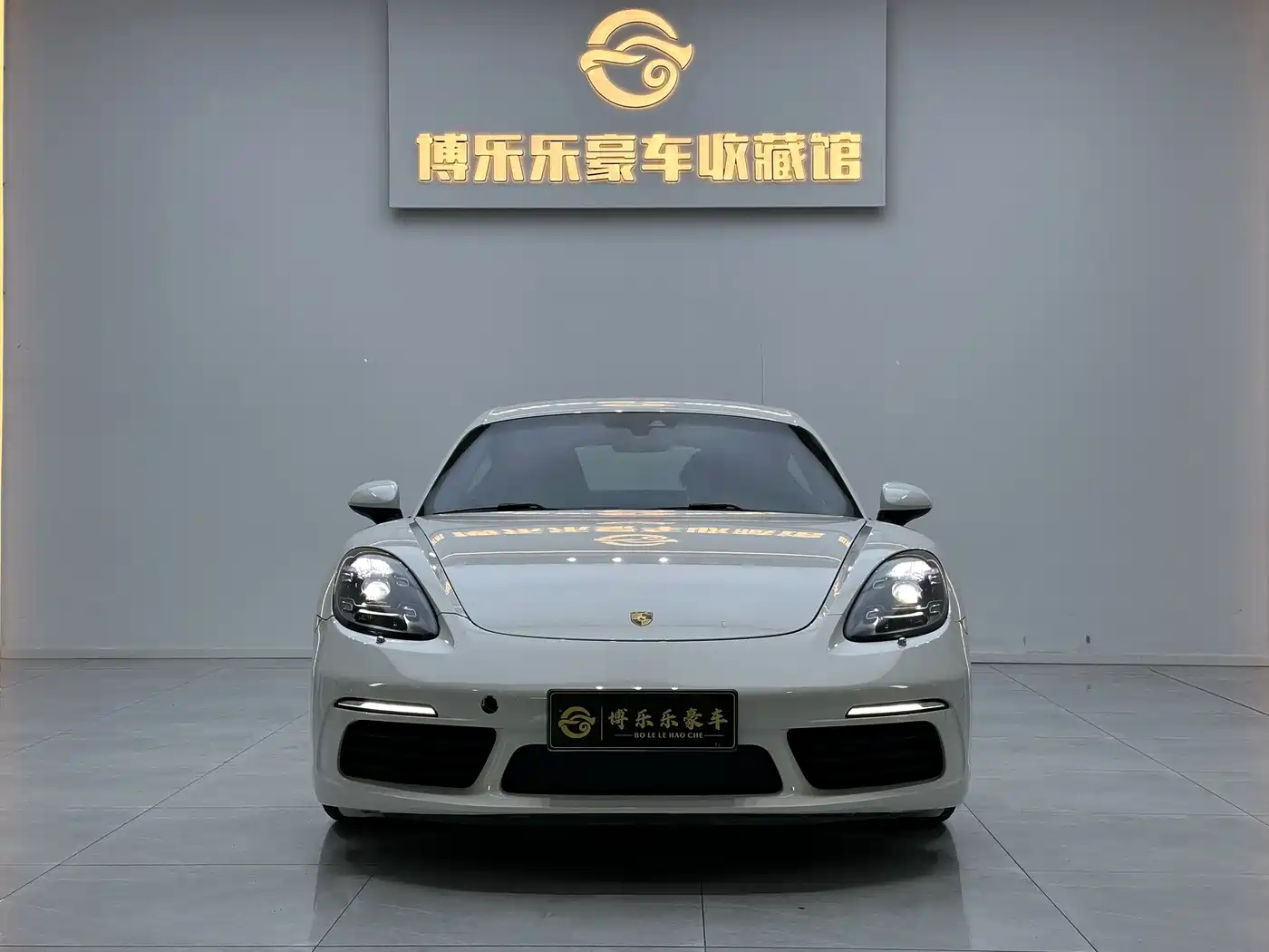 Porsche 718 2016 Cayman 2.0T фото 2