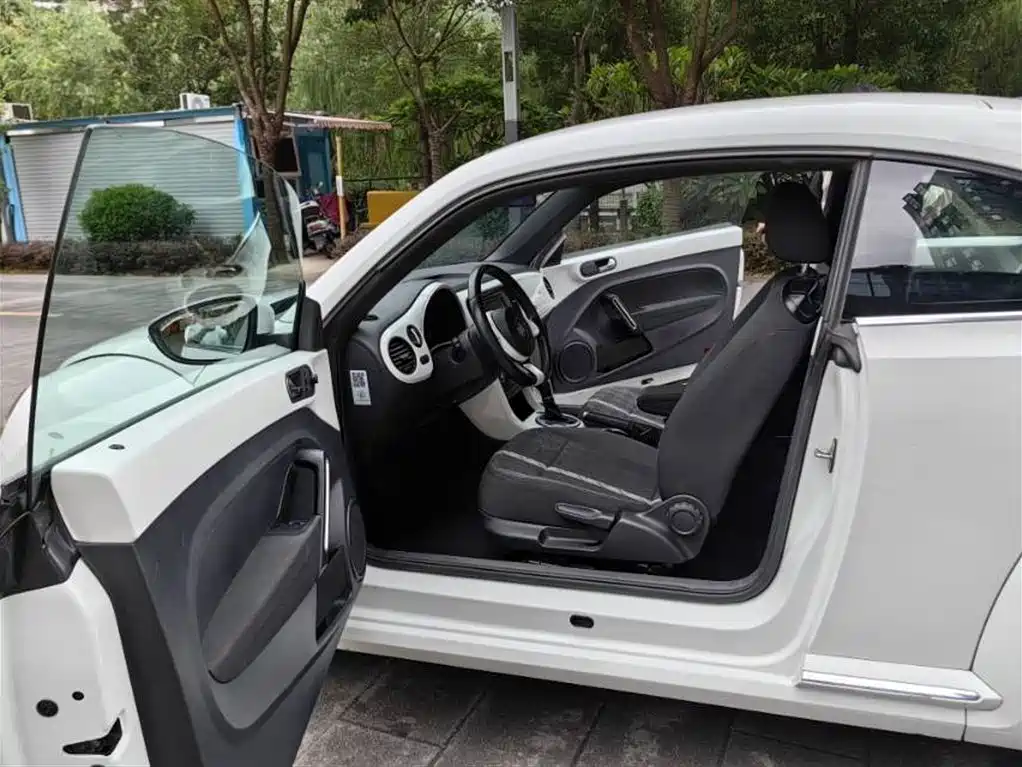 Volkswagen Beetle 2017 180TSI Style фото 7
