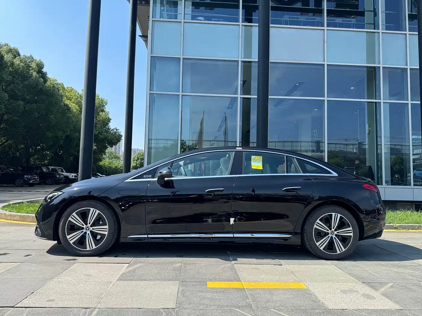 Mercedes-Benz EQE 2025 2025 Model 500 4MATIC Luxury Edition