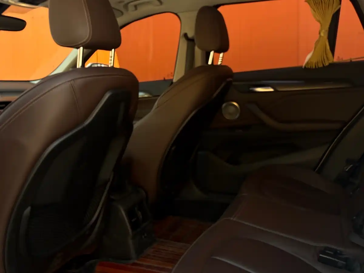 BMW X1 2019 sDrive18Li Premium Model фото 13