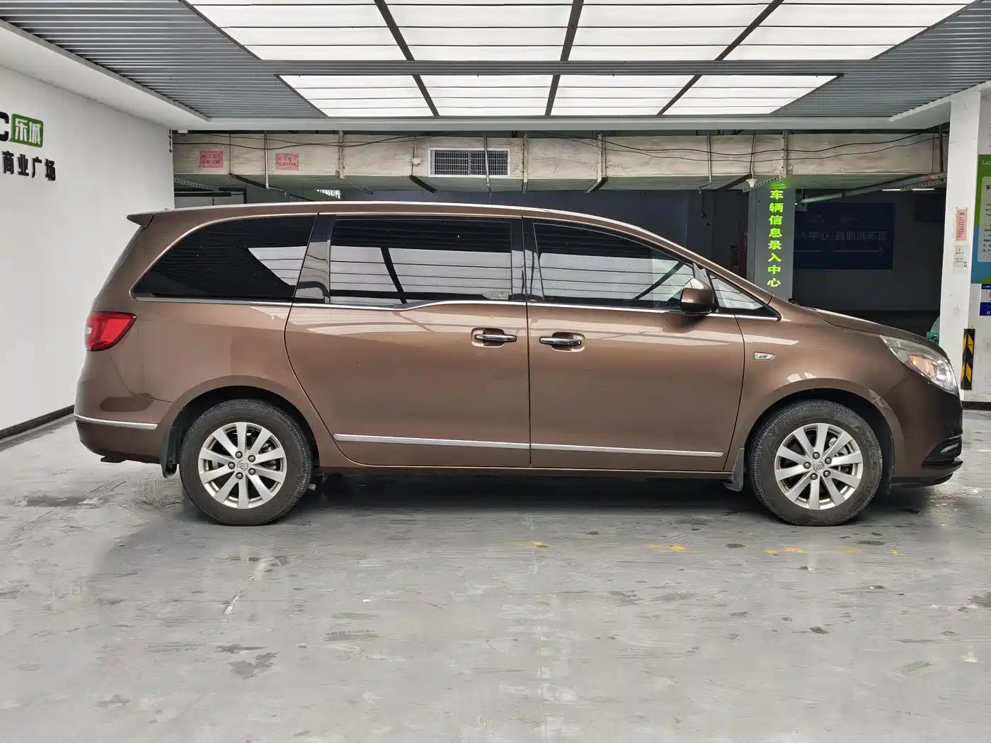 Buick GL8 2018 28T Luxury Model China VI фото 8