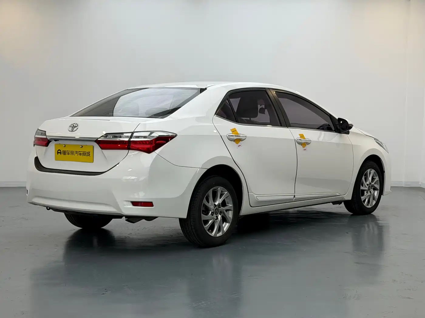 Toyota Corolla 2017 Facelift 1.2T S-CVT GL-i Leather Edition фото 13