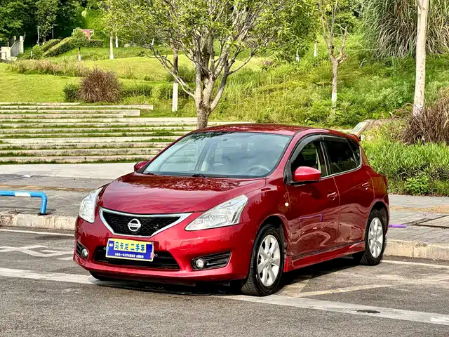  Nissan Tiida 2011 1.6L CVT Luxury
