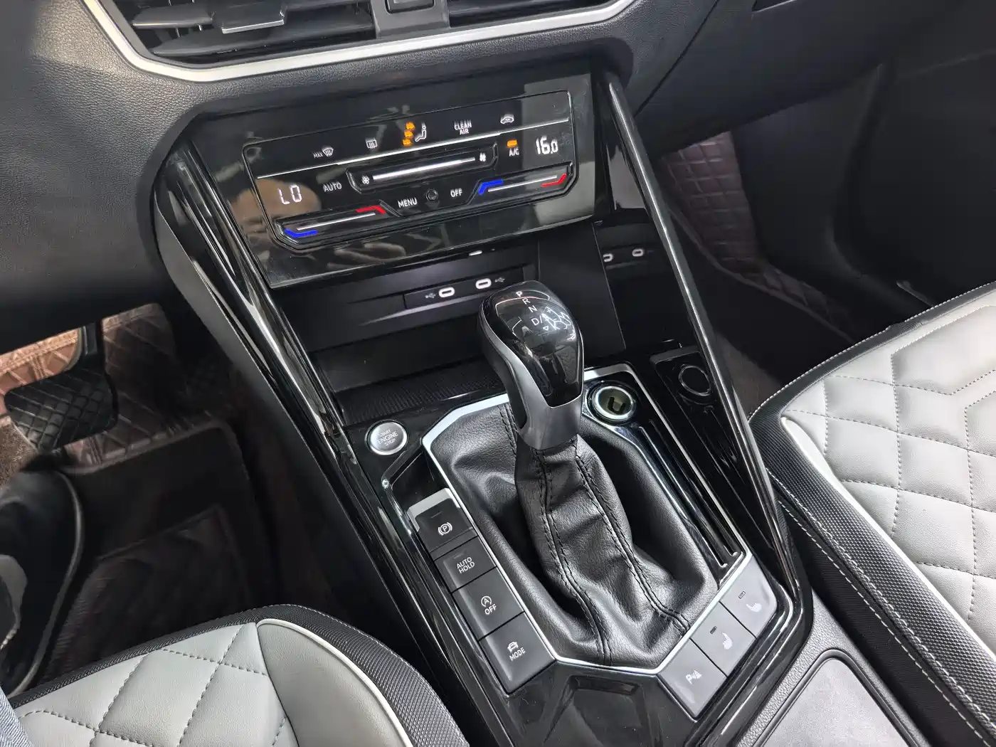 Volkswagen Tayron 2023 280TSI 2WD Luxury Plus Advanced Edition фото 17