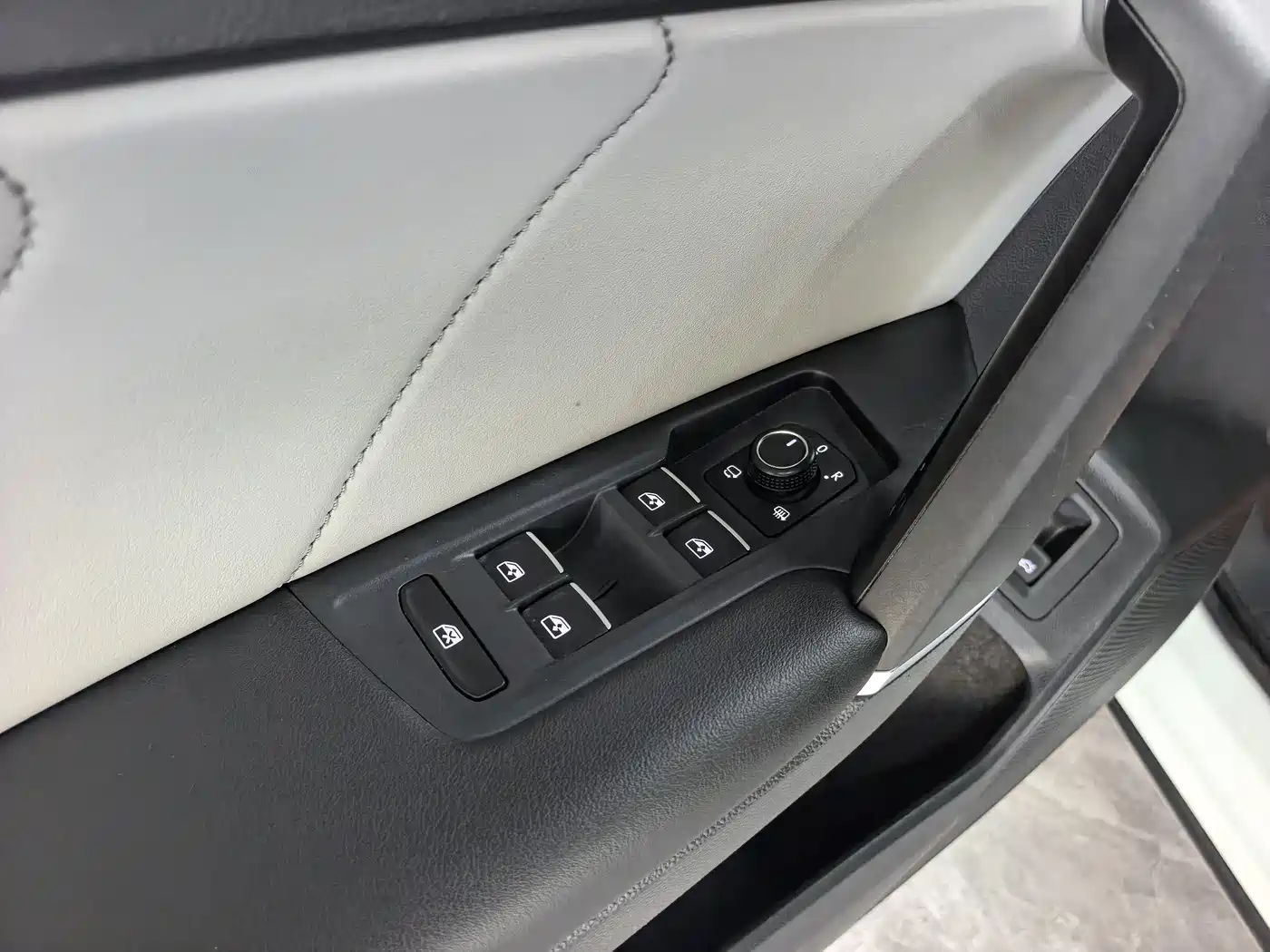 Volkswagen Tayron 2023 280TSI 2WD Luxury Plus Advanced Edition фото 21