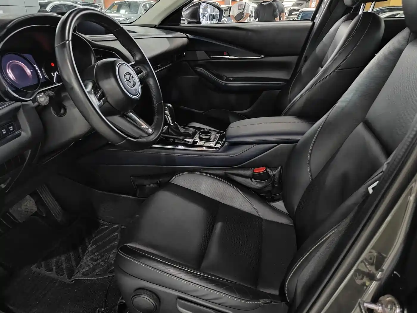 Фото 5 - Mazda CX-30