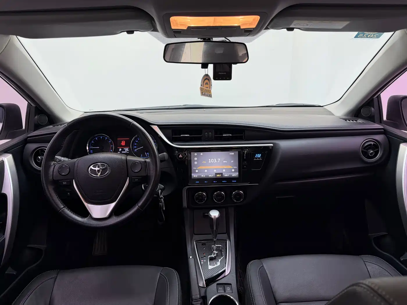 Toyota Corolla 2017 Facelift 1.2T S-CVT GL-i Leather Edition фото 8