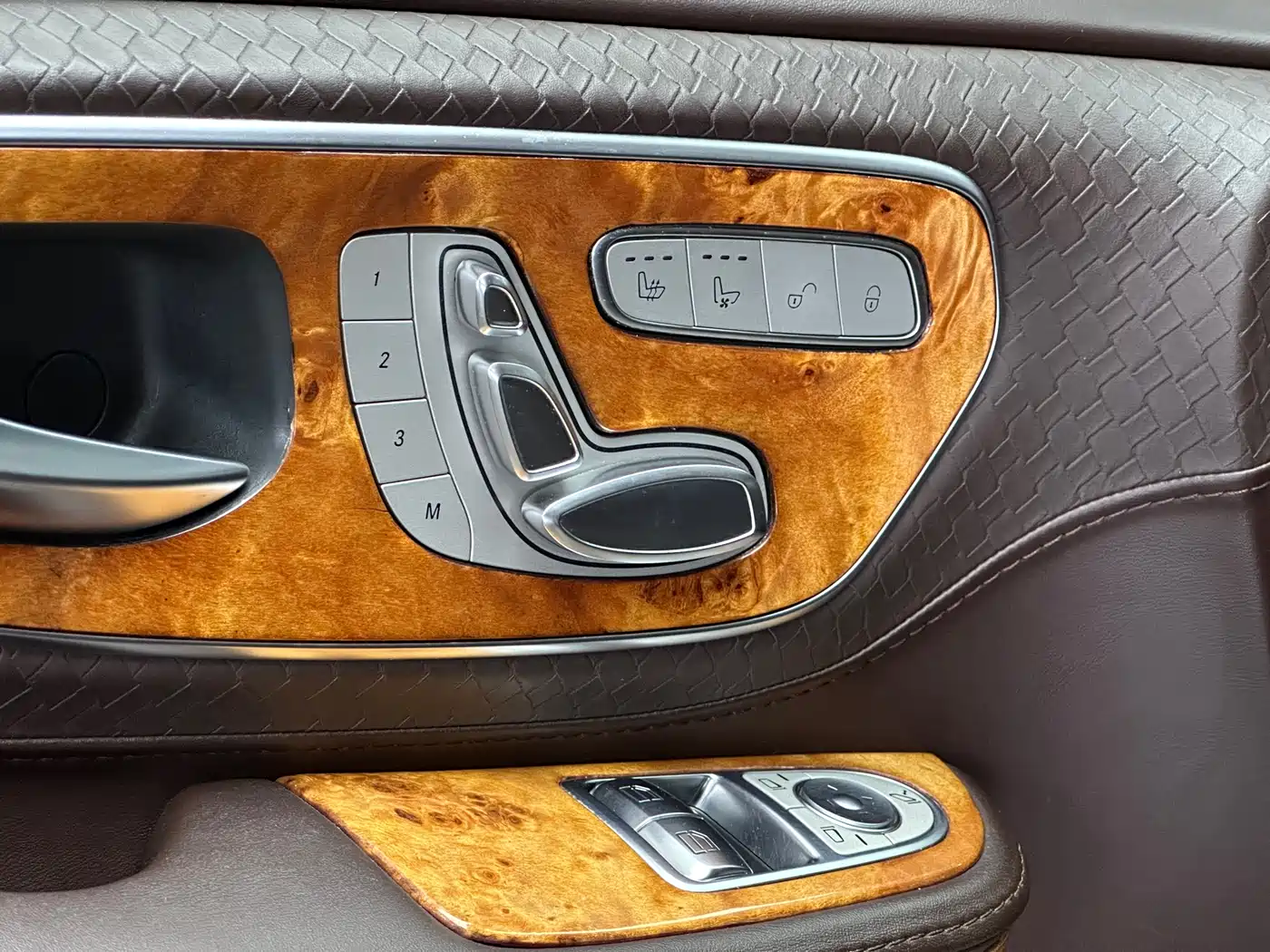 Mercedes-Benz V-Class 2021 V 260 Pilot Edition фото 12