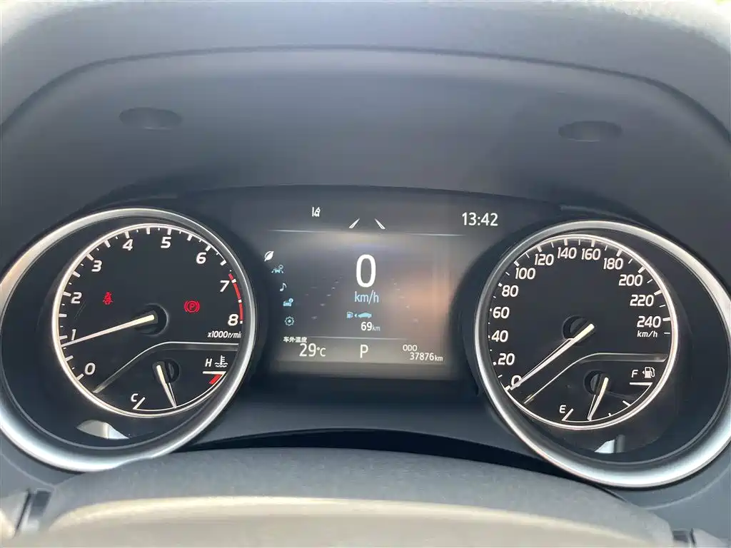 Toyota Camry 2021 2.0G Luxury Edition фото 18