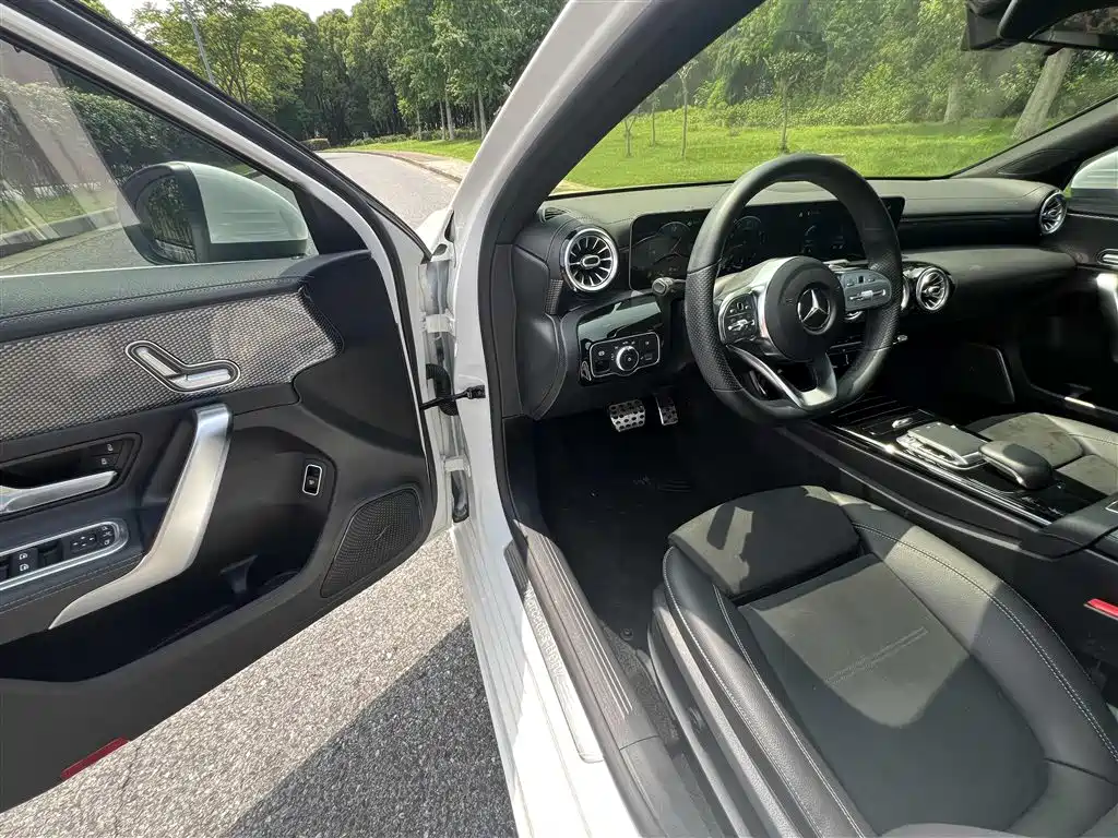 Mercedes-Benz A-Class 2020 A 200 L Sport Sedan фото 10