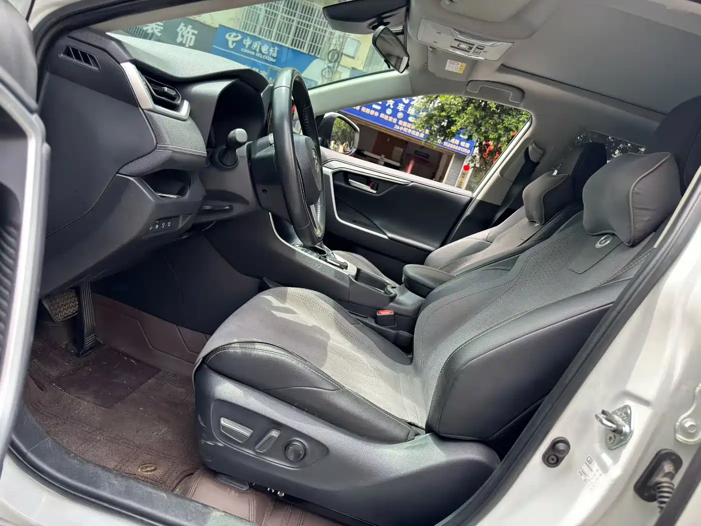 Toyota Wildlander 2024 2.0L CVT 4WD Luxury PLUS Edition фото 7