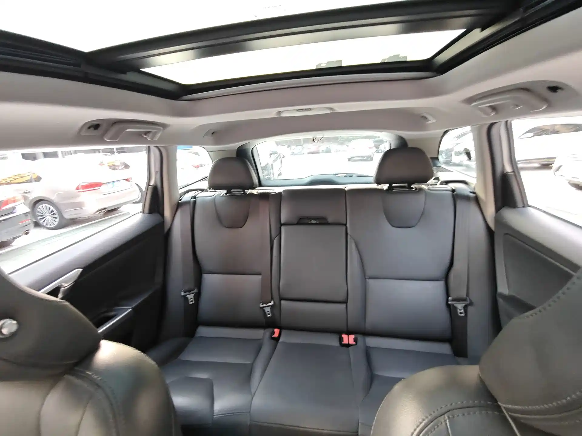 صورة 17 - Volvo XC60
